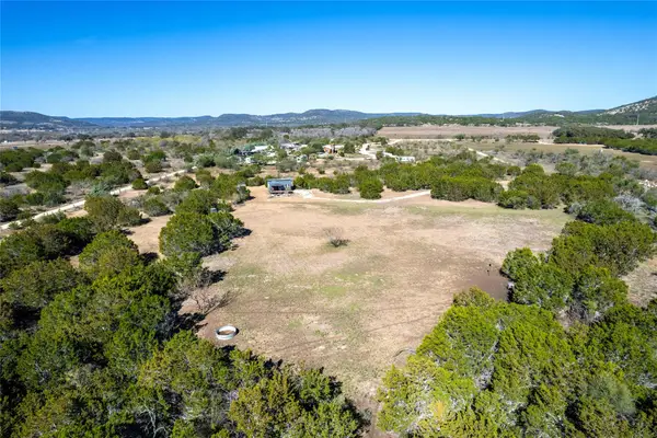 10935 470, Bandera, TX 78883