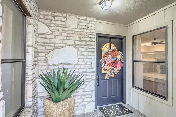 103 Oasis St #A, Horseshoe Bay, TX 78657