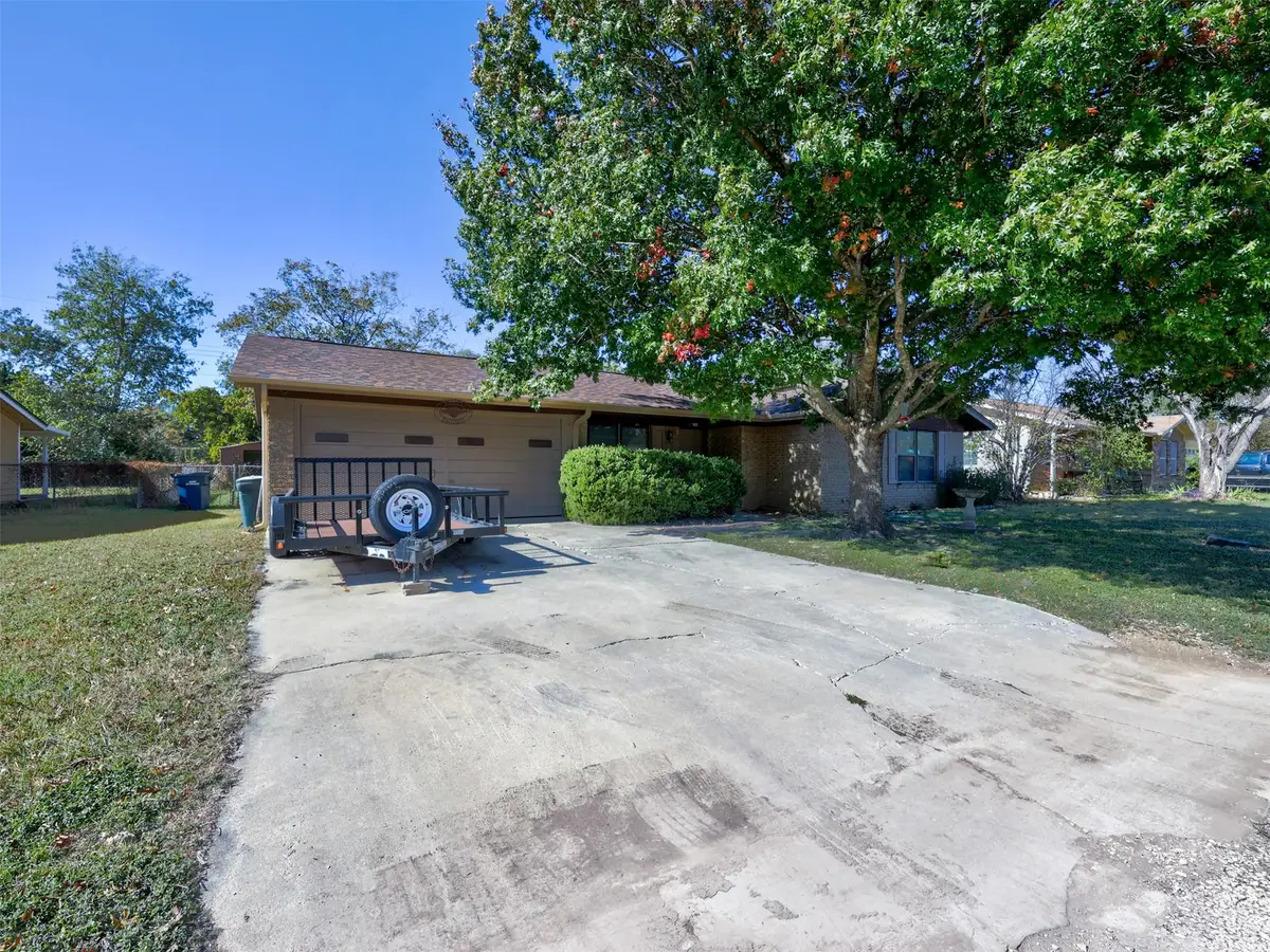 103 Lackey, Florence, TX 76527 - Image #1