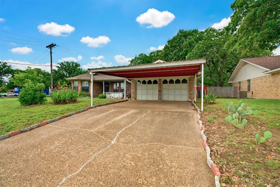 501 Meadow Dr, Rockdale, TX 76567 - #3