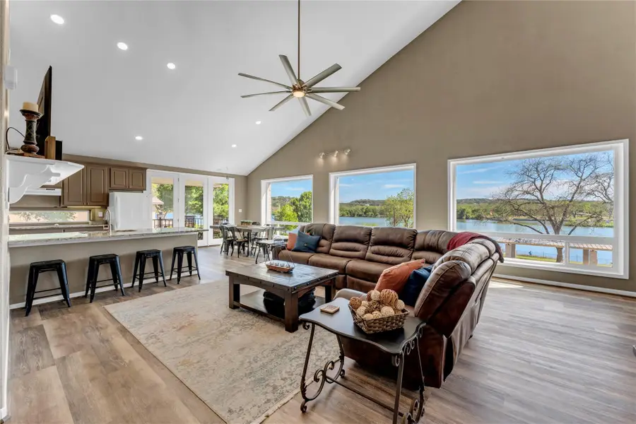 319 Meadowlakes Dr, Marble Falls, TX 78654 - #3