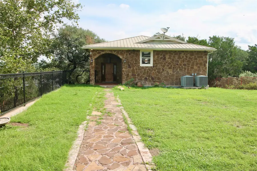 20700 E Lakeshore Dr, Spicewood, TX 78669 - Image #3