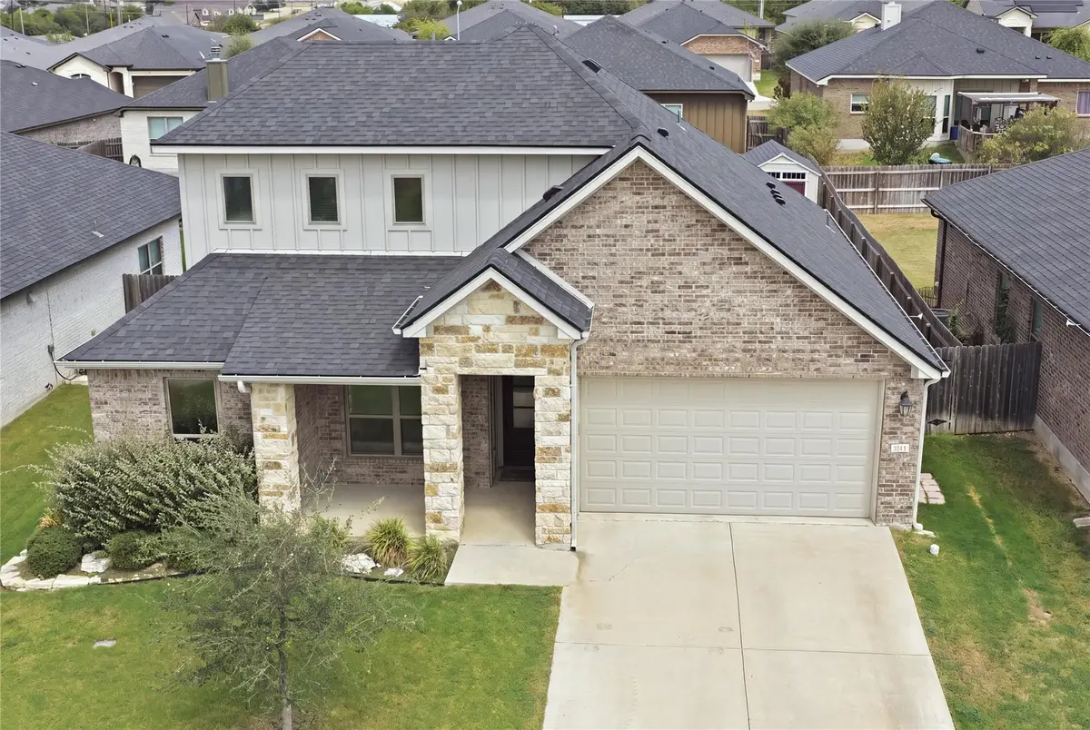 521 Seabiscuit Dr, Jarrell, TX 76537 - #1