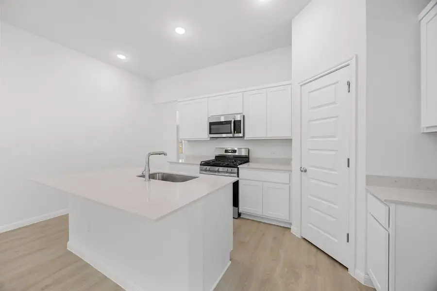 437 Lucky Ave, Elgin, TX 78621 - Image #3