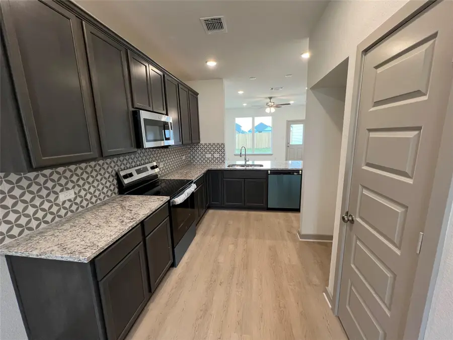 270 Boatright Blvd, Jarrell, TX 76537 - Image #2