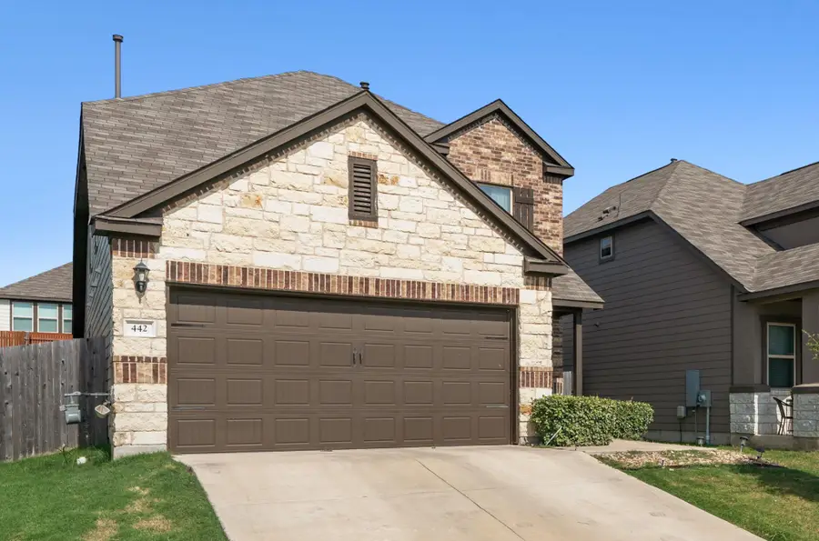 442 Thornless Cir, Buda, TX 78610 - Image #2