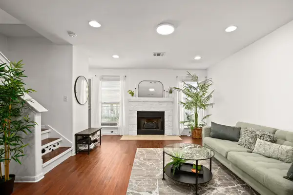 6900 E Riverside Dr #17, Austin, TX 78741