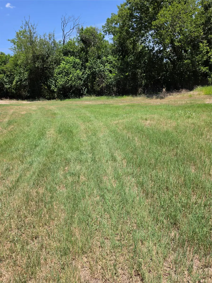 711 2nd St E, Elgin, TX 78621 - #2