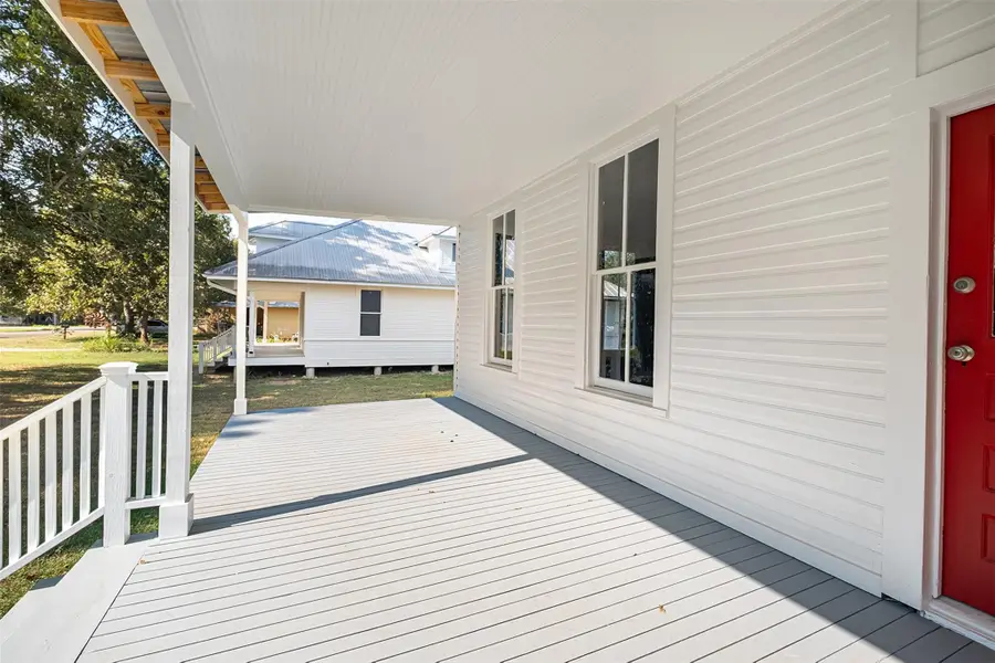 302 Washington St, Smithville, TX 78957 - Image #3