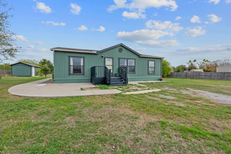 128 Monterrey Hills Dr, Del Valle, TX 78617 - Image #2