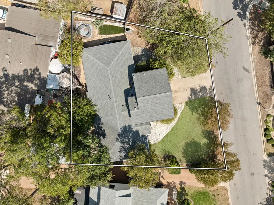 2208 Forest Trl, Austin, TX 78703 - Image #2