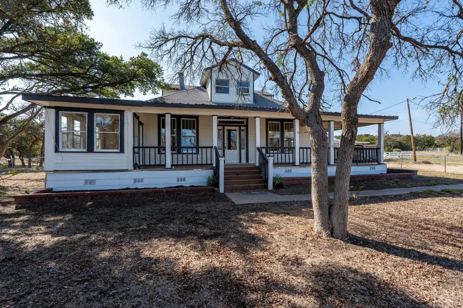 1501 Beaver Ln, Florence, TX 76527 - Image #2