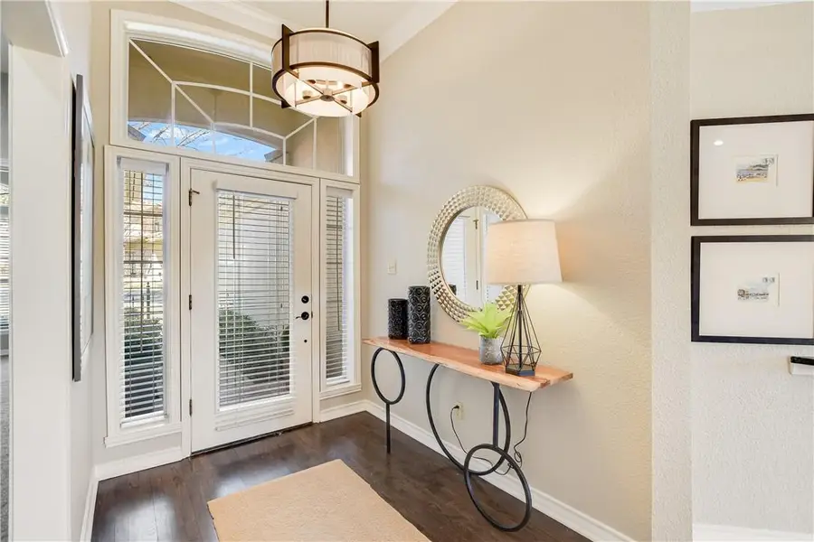 7 Tourney Ln, The Hills, TX 78738 - Image #2