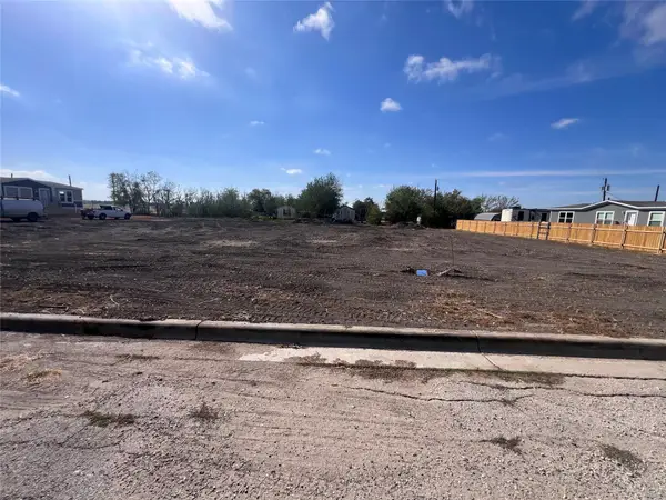 704 E Pecan St, Granger, TX 76530