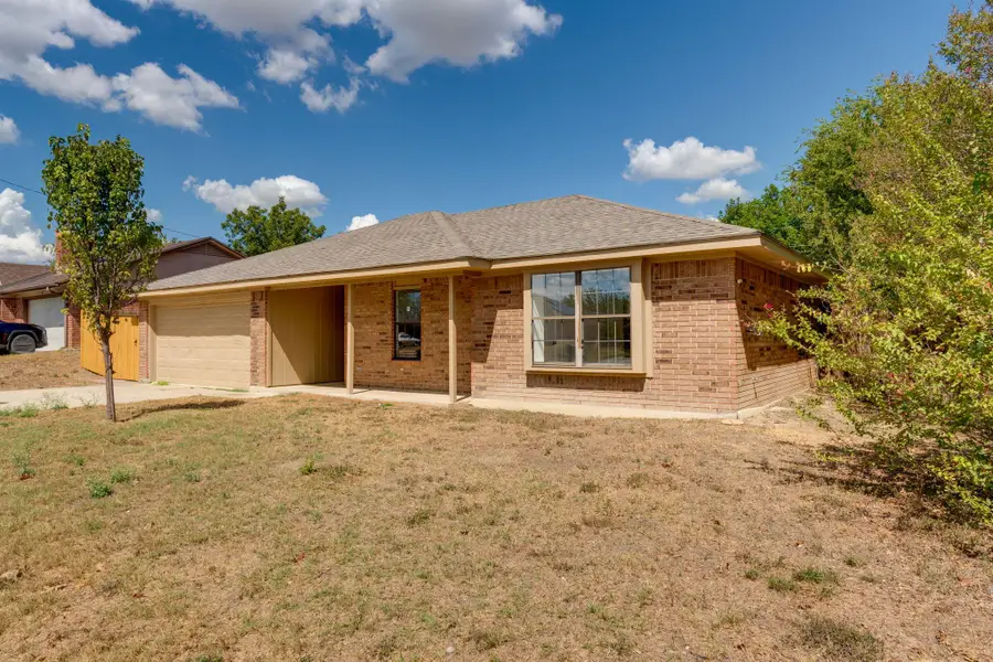 117 E Blancas Dr, Copperas Cove, TX 76522 - #2
