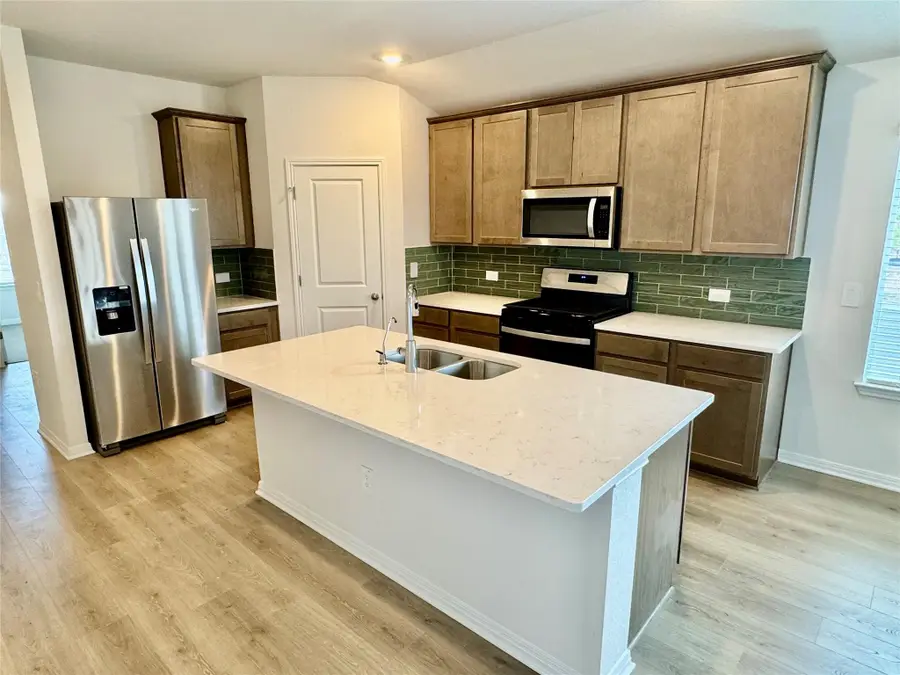 5028 Hazelnut Ln, Del Valle, TX 78617 - Image #2