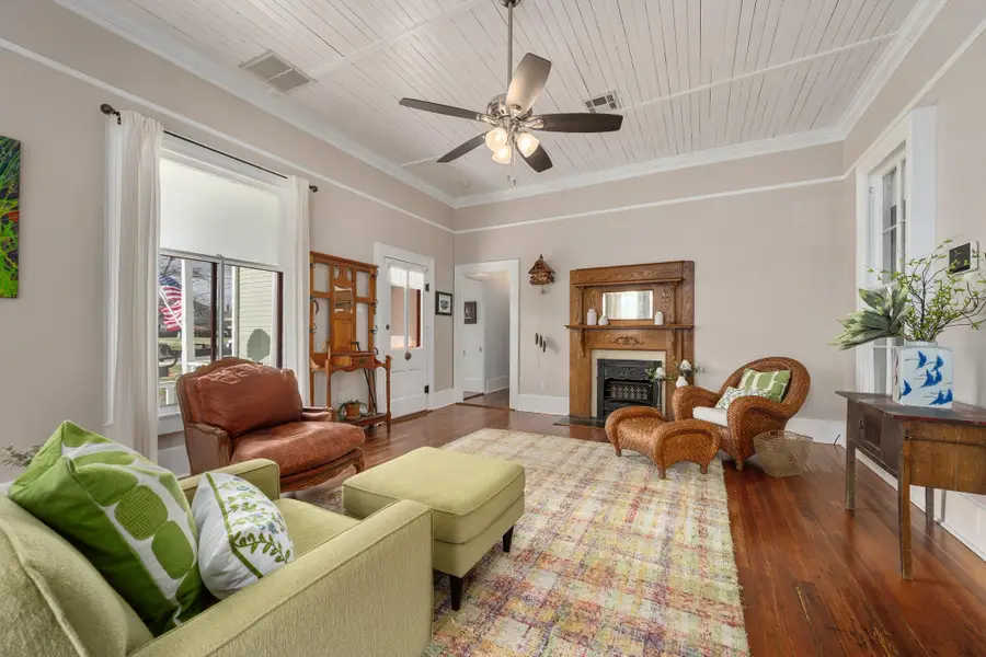 603 E 7th St, Georgetown, TX 78626 - #3