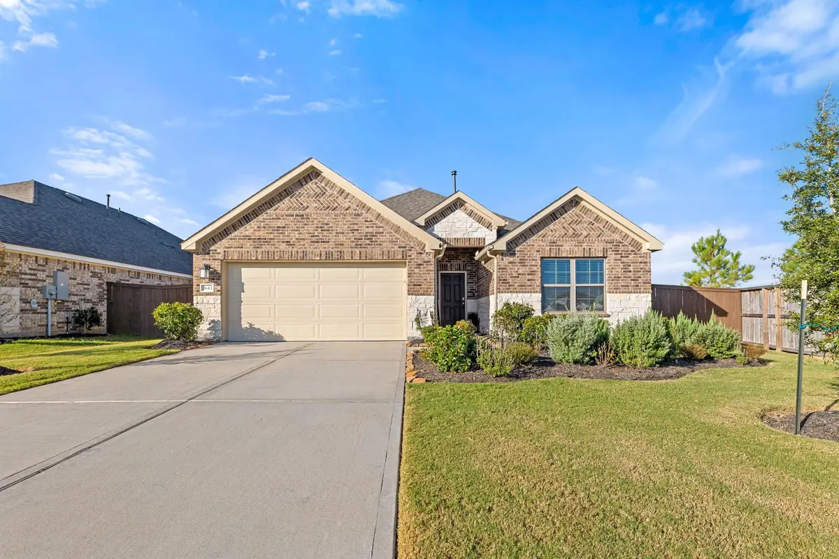 7643 Tramontana Ln, Baytown, TX 77523 - Image #1