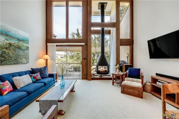 133 Comanche Pt, Point Venture, TX 78645