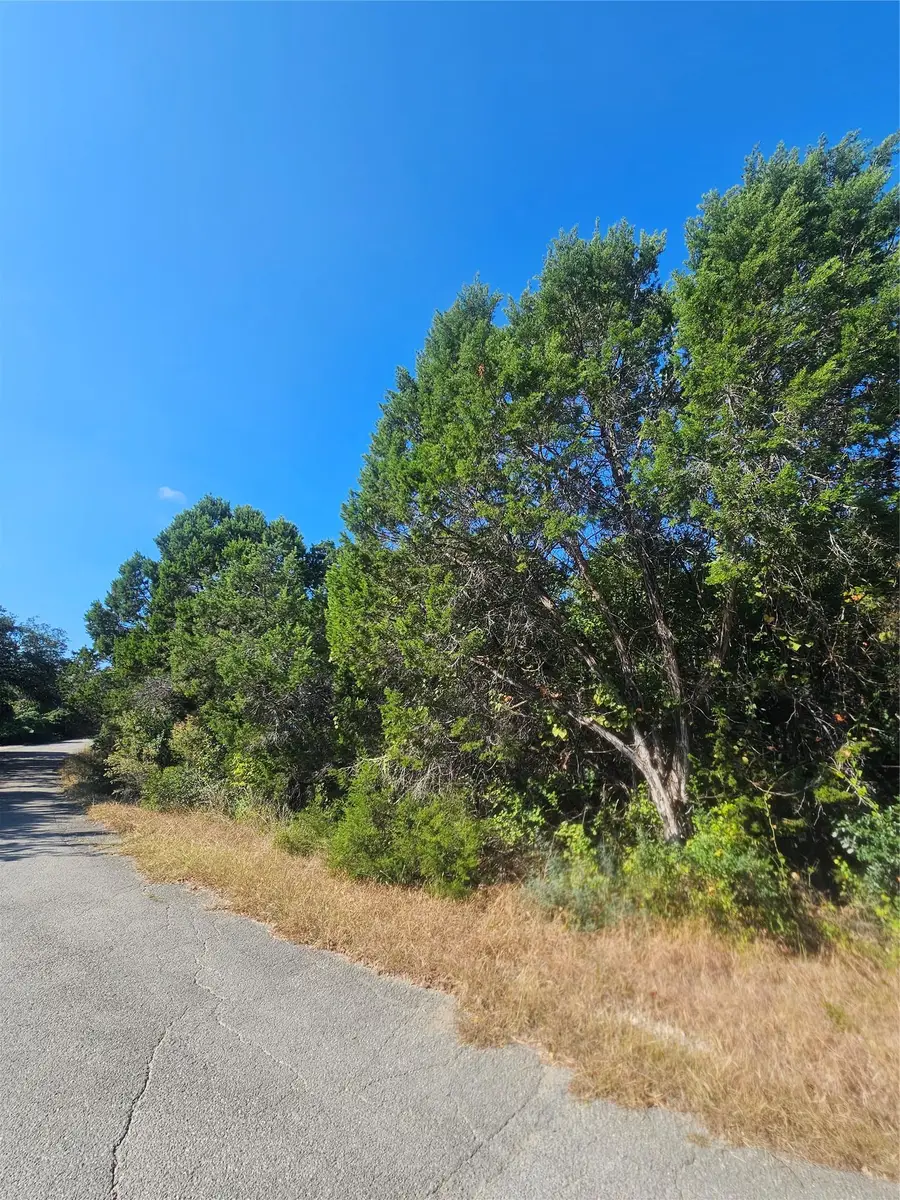 7406 White Oak Dr, Lago Vista, TX 78645 - Image #2