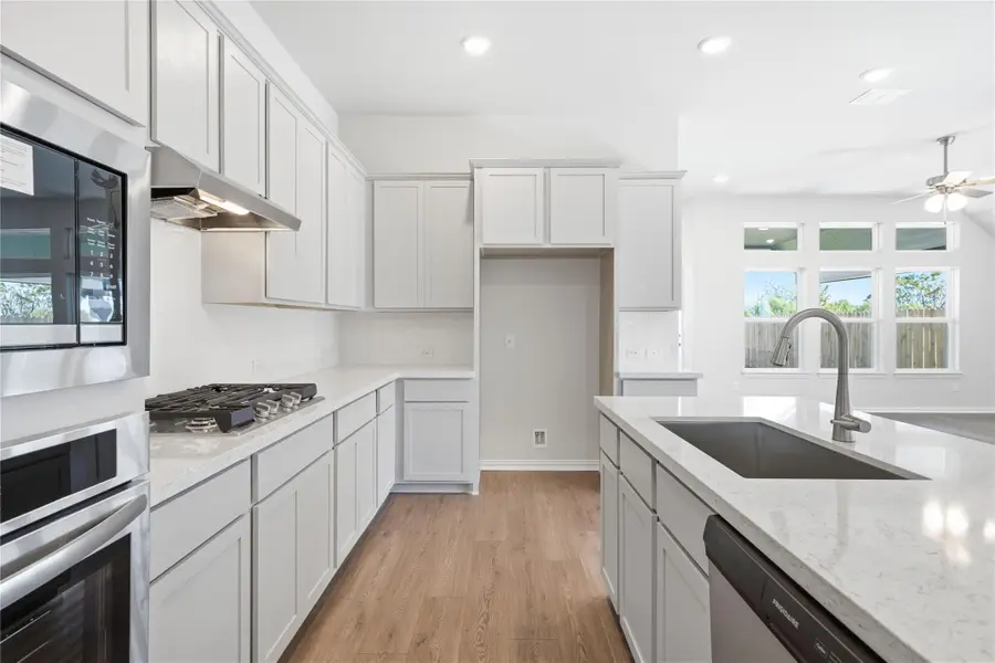 143 Greinert Dr, Taylor, TX 76574 - Image #3