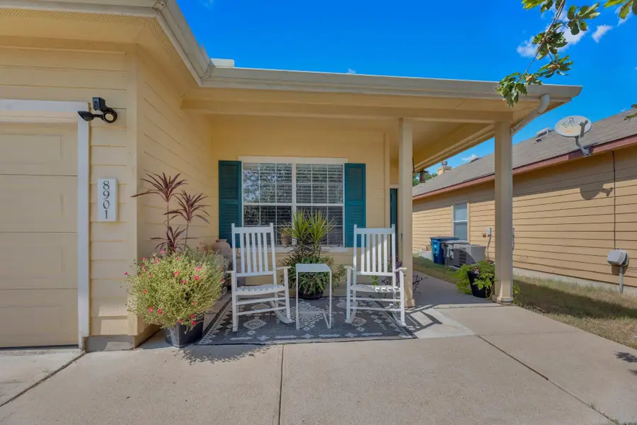 8901 Meridian Oak Ln, Austin, TX 78744 - Image #2