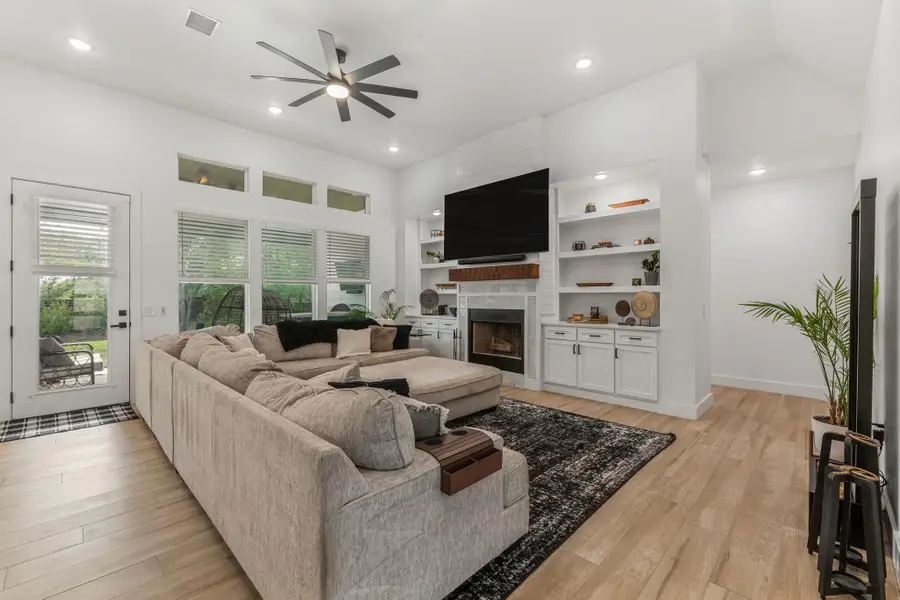 20901 Oak Dale Dr, Lago Vista, TX 78645 - #2