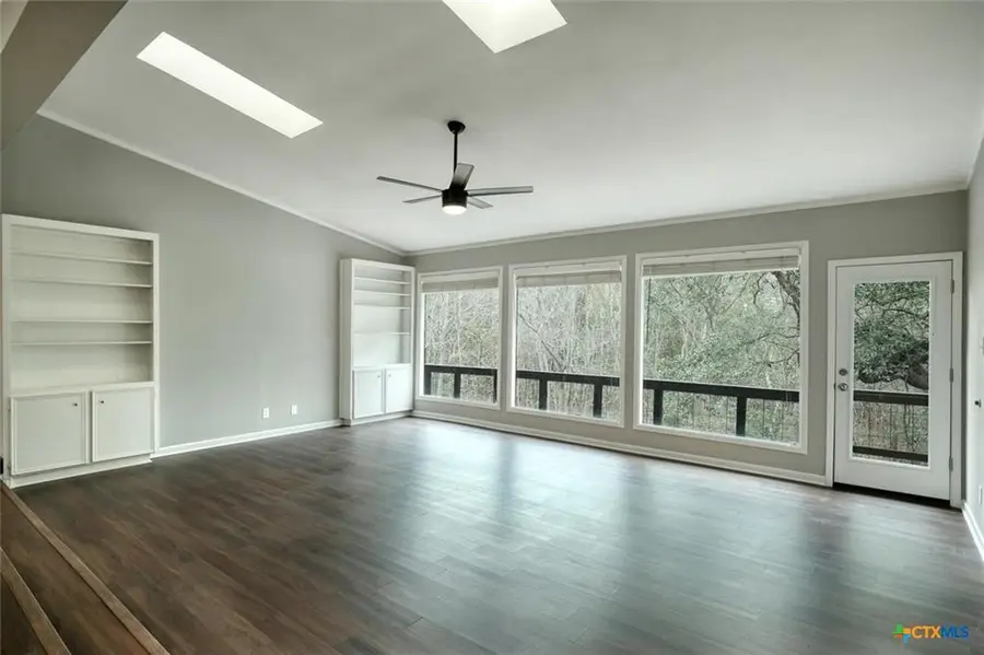 1529 N Colorado St N, Lockhart, TX 78644 - Image #2