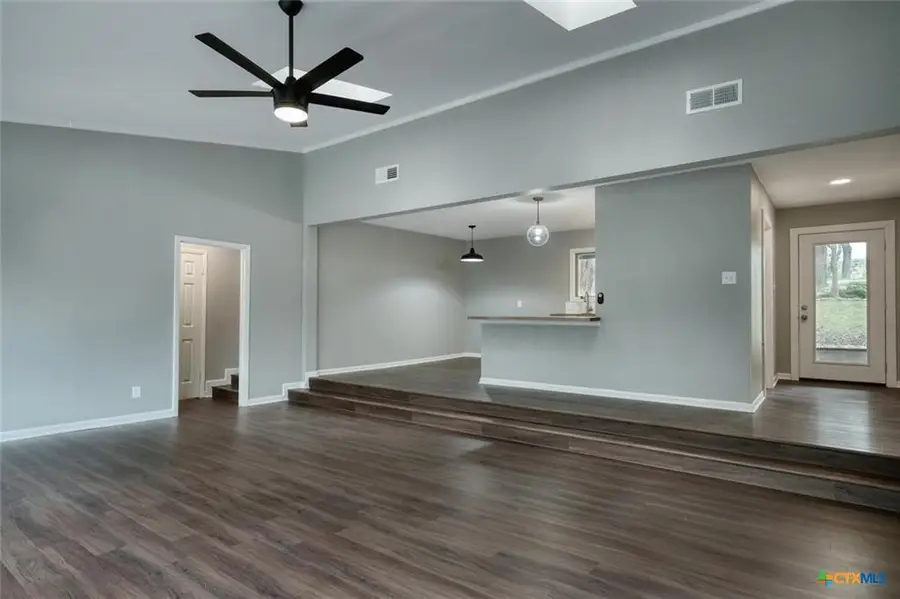 1529 N Colorado St N, Lockhart, TX 78644 - Image #3