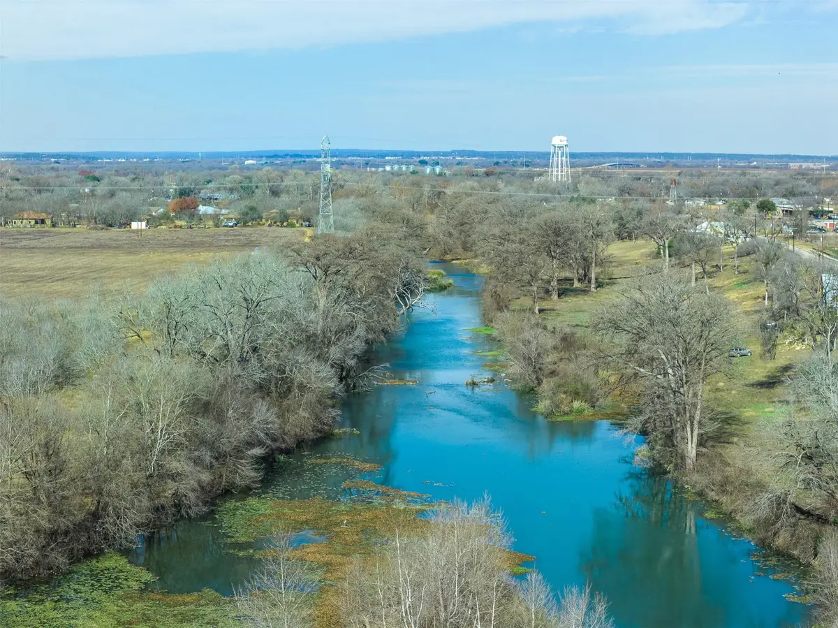 598 Northwest River Rd, Martindale, TX 78655 - #1