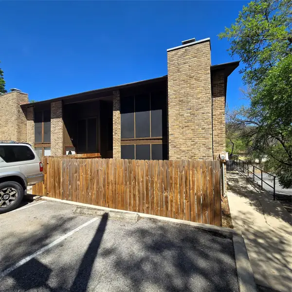 801 Old Ranch Road 12, San Marcos, TX 78666