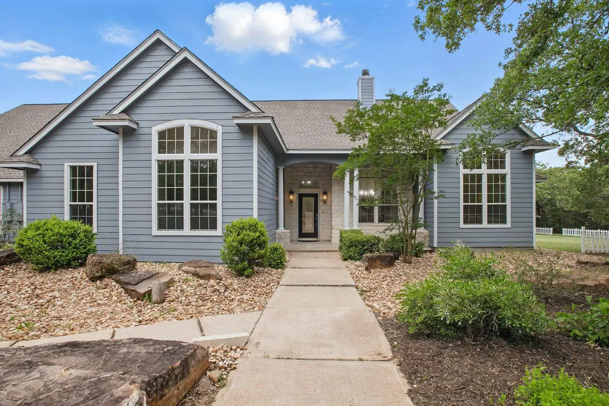 106 Woodcutter Ct, Bastrop, TX 78602 - Image #1