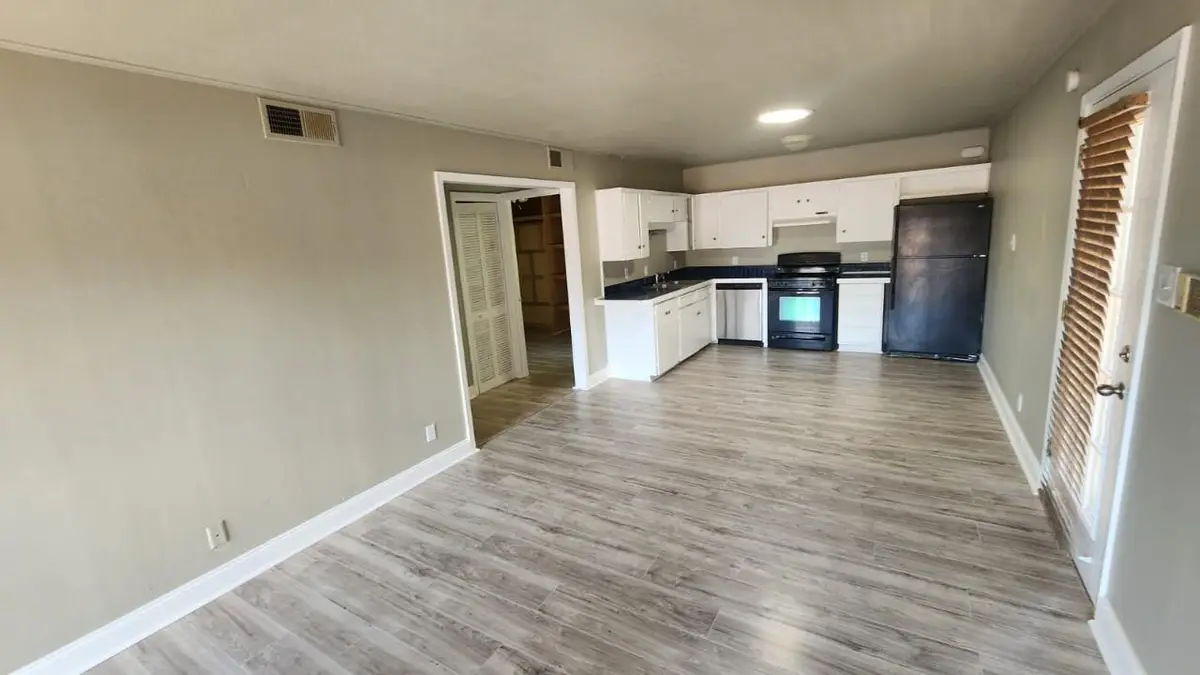 1304 Summit St #206, Austin, TX 78741 - Image #1