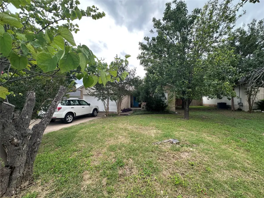 908 Honeysuckle Dr, Leander, TX 78641 - #3