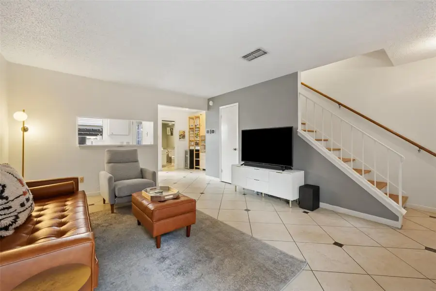 830 Banister Ln, Austin, TX 78704 - Image #2