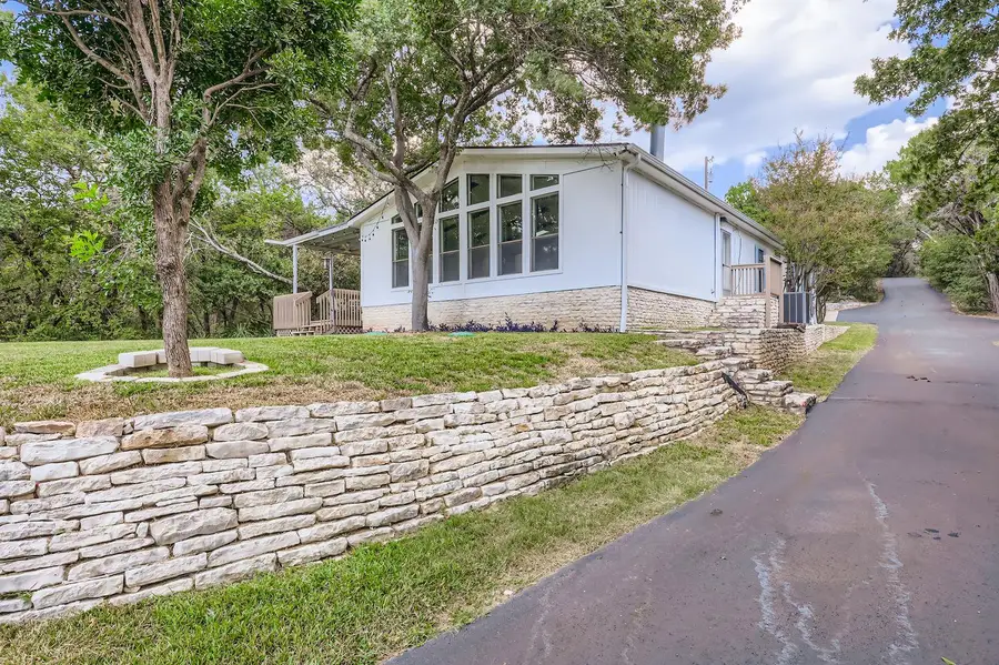 17307 E Darleen Dr, Leander, TX 78641 - Image #2
