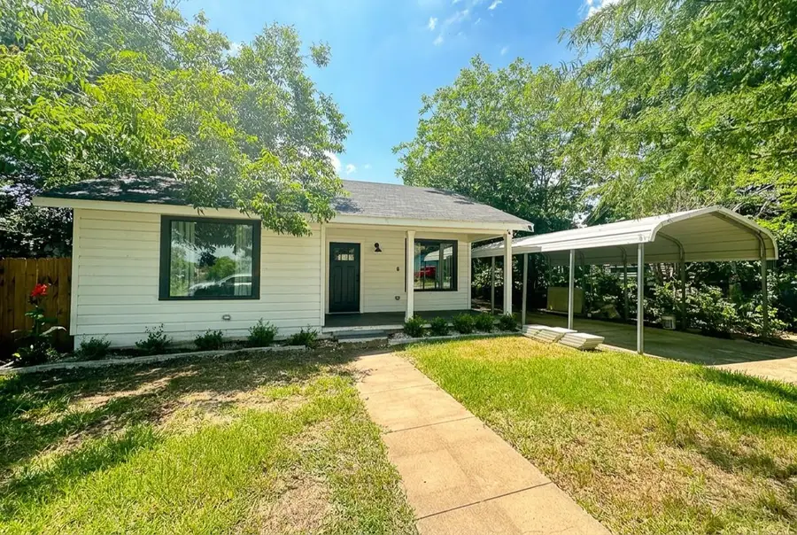 403 Lizzie St, Taylor, TX 76574 - #2