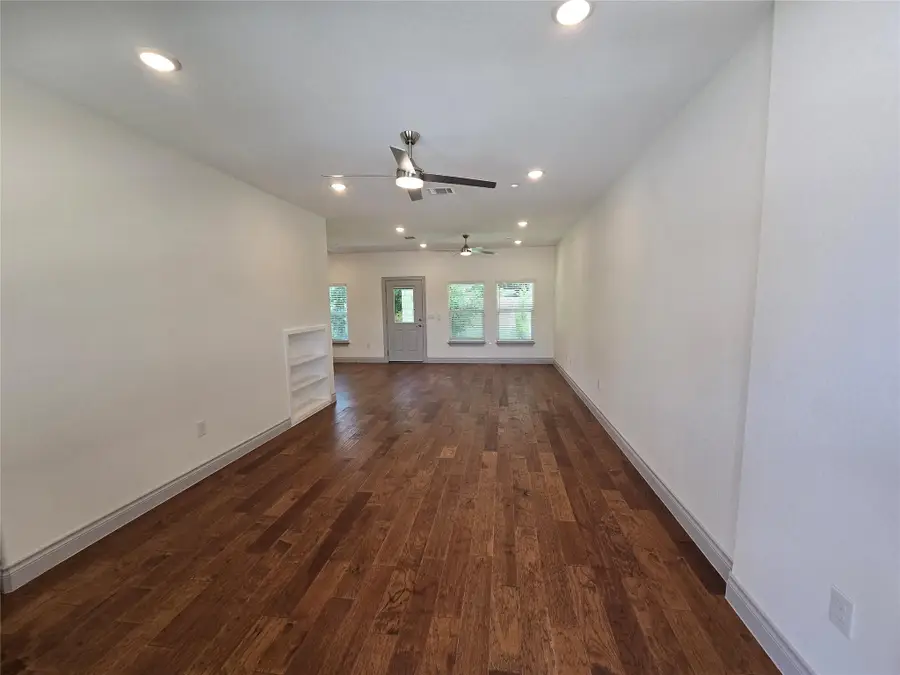 2105 Tiger Trl #702, Round Rock, TX 78664 - Image #2