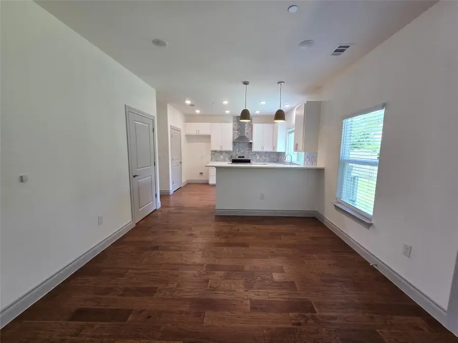 2105 Tiger Trl #702, Round Rock, TX 78664 - Image #3