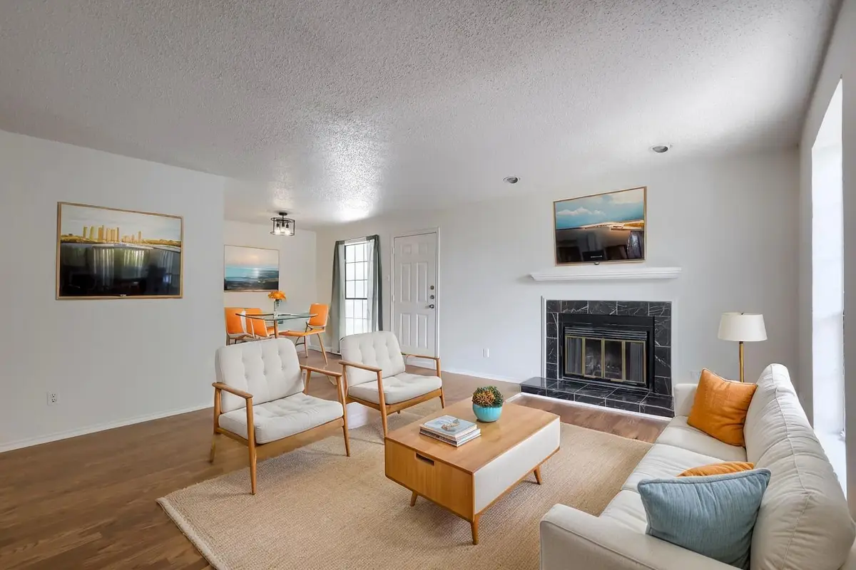 2401 Leon St #100, Austin, TX 78705 - #1