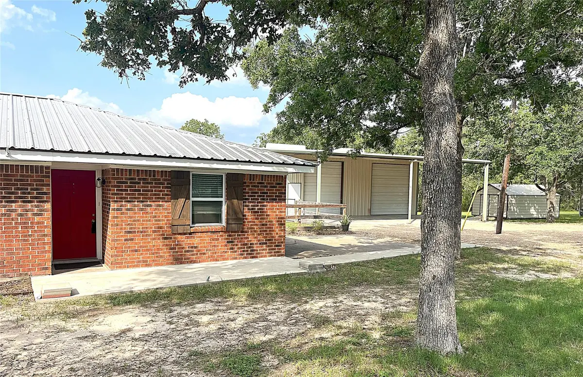 895 Lakeview Dr, Somerville, TX 77879 - Image #1