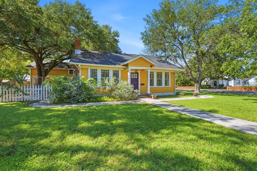 1232 Spruce St, Lockhart, TX 78644 - #3