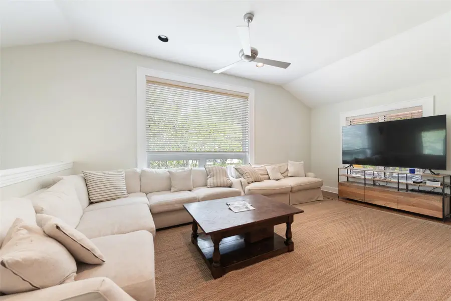 3401 Clearview Dr, Austin, TX 78703 - #2