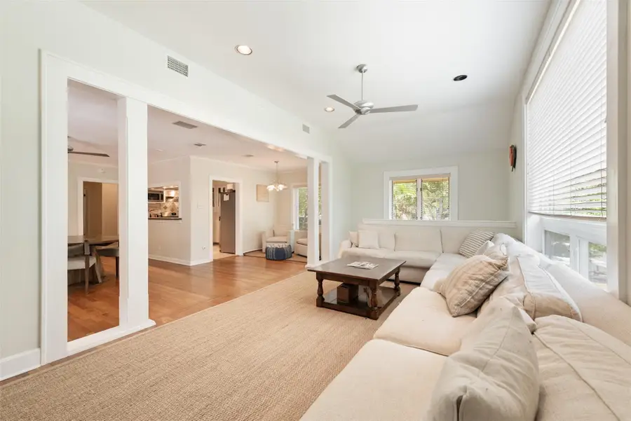 3401 Clearview Dr, Austin, TX 78703 - #3