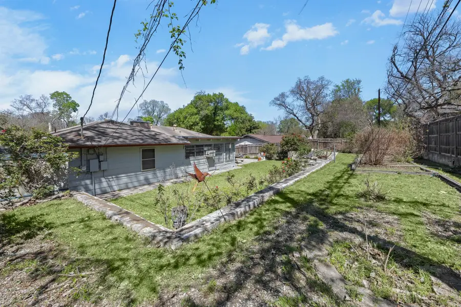 3205 Laguna Dr, Austin, TX 78741 - #3