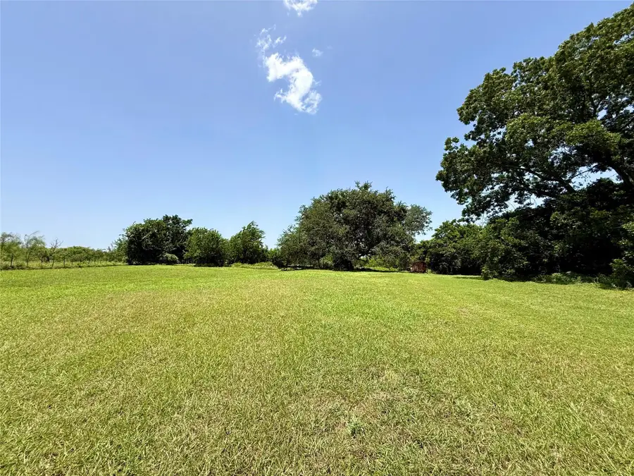 1629 Pecos St, Lockhart, TX 78644 - #2