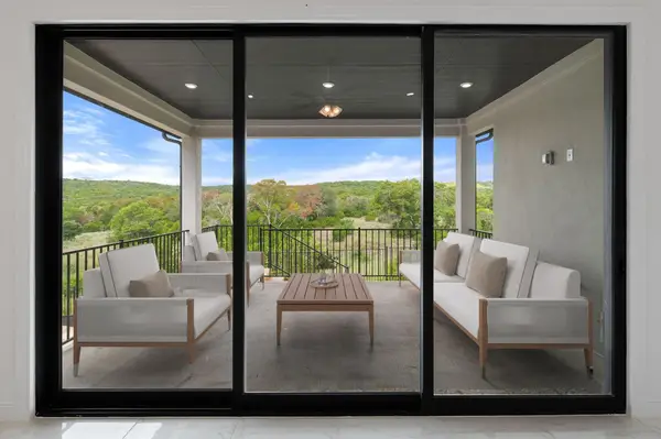 1045 Villa Rialto Vw, Leander, TX 78641
