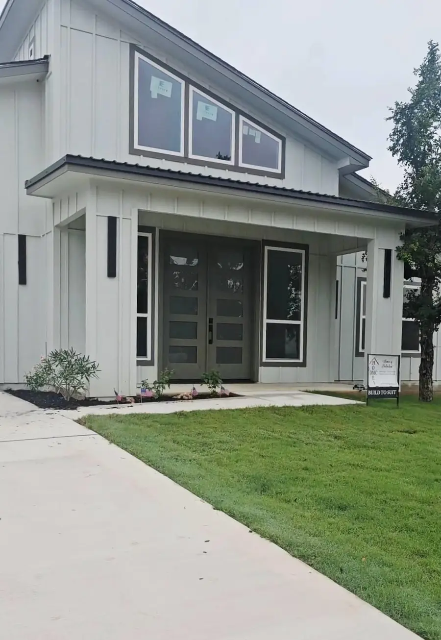 155 W Hickory Dr, Marble Falls, TX 78654 - Image #2