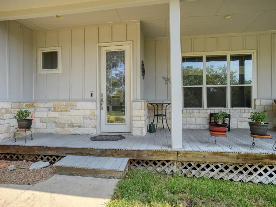 120 Konahuanui Ln, Bastrop, TX 78602 - Image #3