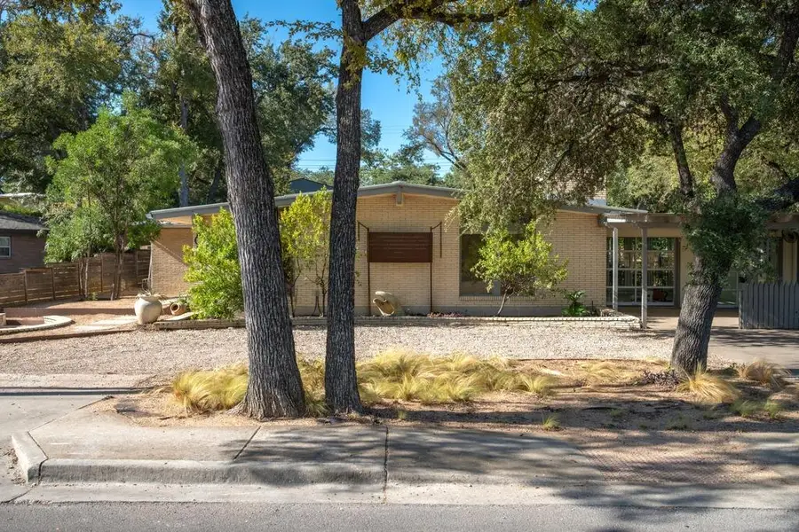 833 E 38th St, Austin, TX 78705 - #2